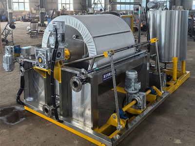 Преимущества вращающегося вакуумного фильтра в обработке грязи для промышленности охраны окружающей среды